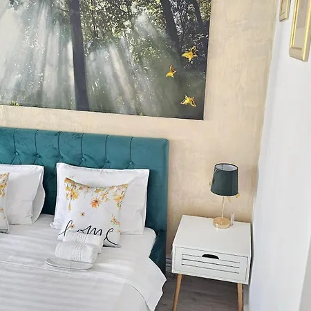 Downtown Universitate Bükreş